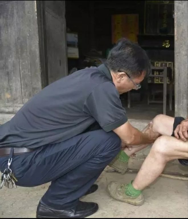 记杨世炎被查外科医生三年前已卸任爱游戏警
